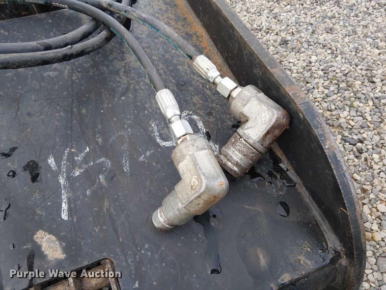 image for item DT4698 Skid steer rock grapple bucket