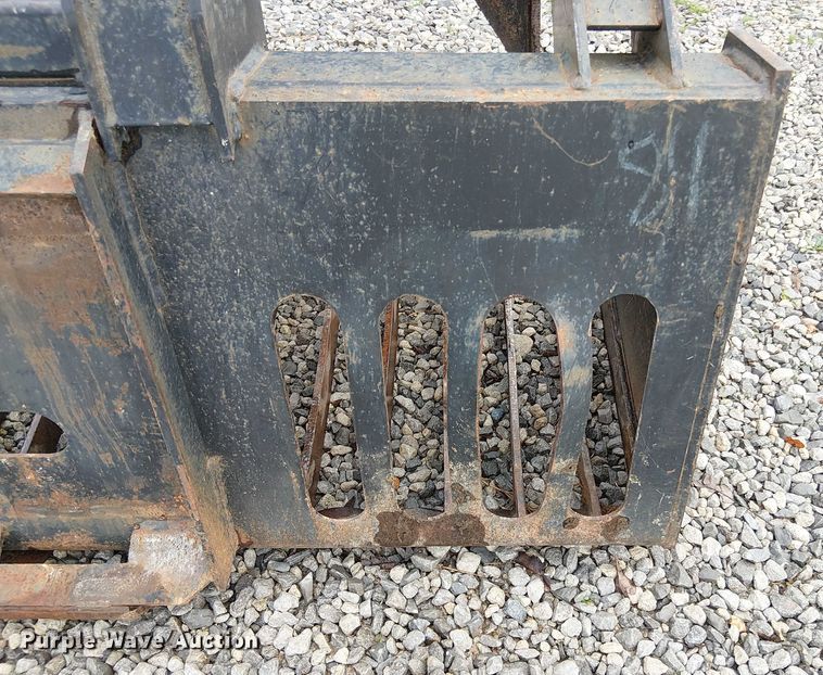 image for item DT4698 Skid steer rock grapple bucket