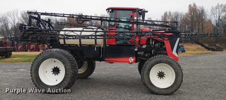 image for item DT4700 2019 Apache AS640 sprayer