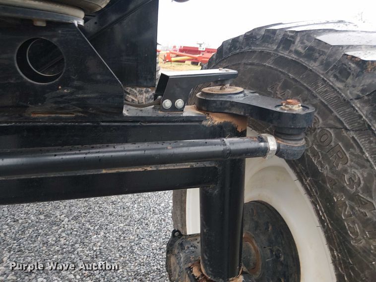 image for item DT4700 2019 Apache AS640 sprayer