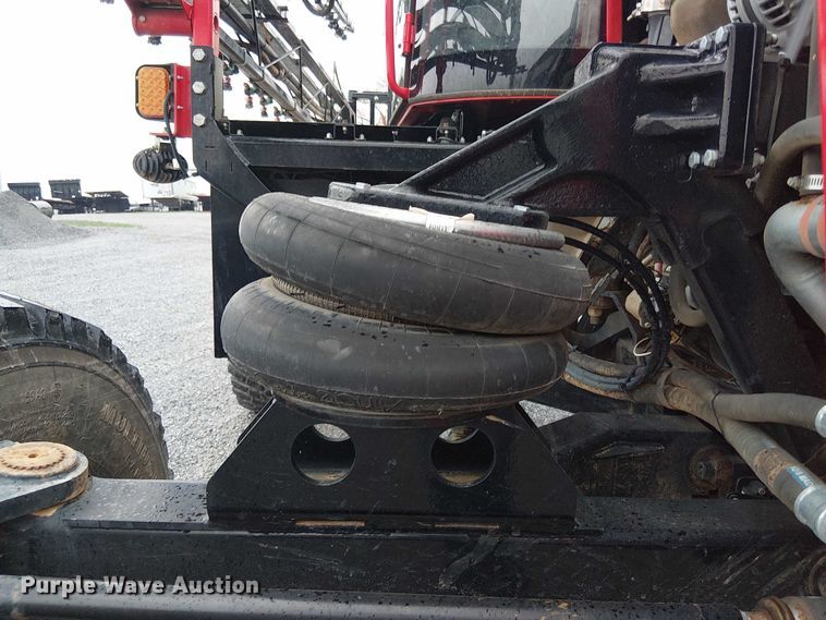 image for item DT4700 2019 Apache AS640 sprayer