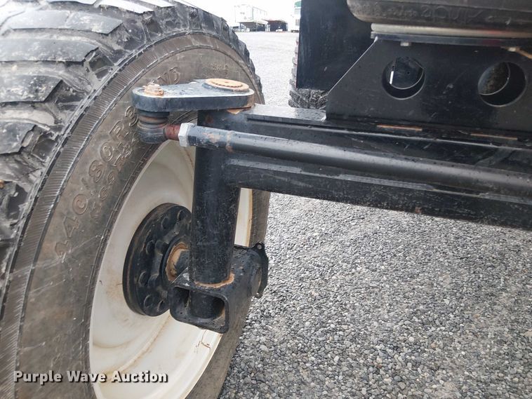 image for item DT4700 2019 Apache AS640 sprayer