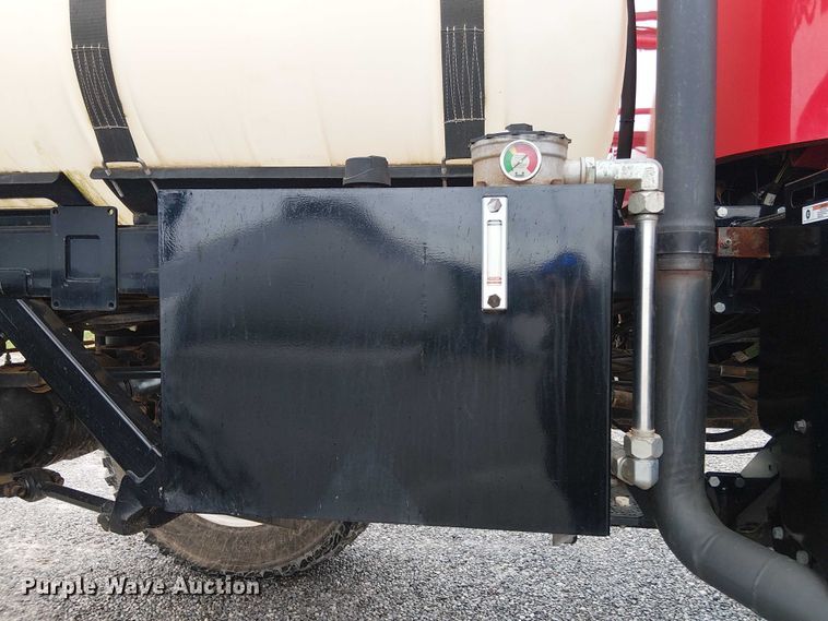 image for item DT4700 2019 Apache AS640 sprayer