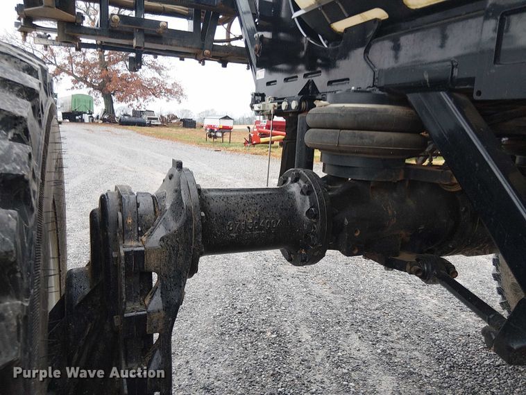 image for item DT4700 2019 Apache AS640 sprayer