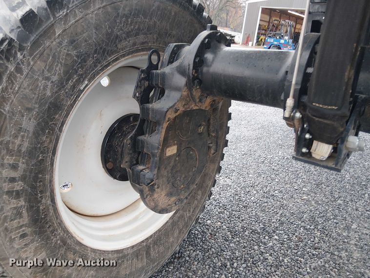 image for item DT4700 2019 Apache AS640 sprayer