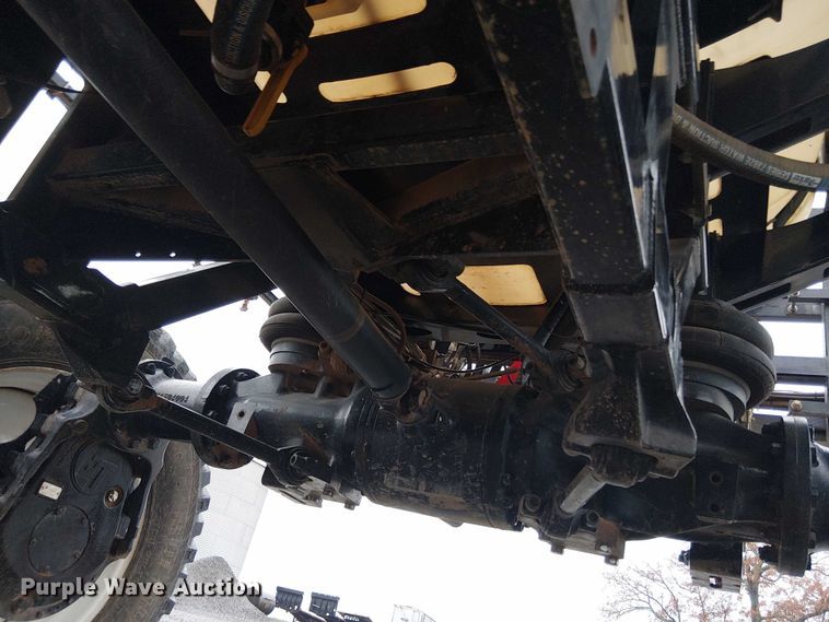 image for item DT4700 2019 Apache AS640 sprayer