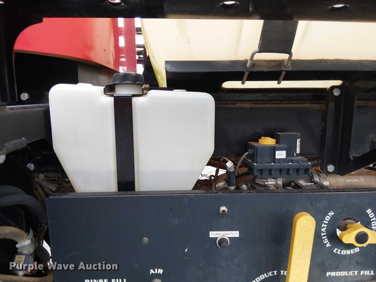 image for item DT4700 2019 Apache AS640 sprayer