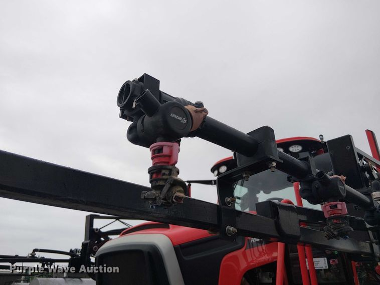 image for item DT4700 2019 Apache AS640 sprayer