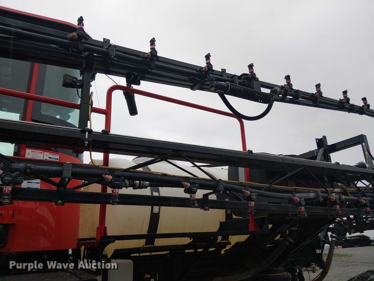 image for item DT4700 2019 Apache AS640 sprayer