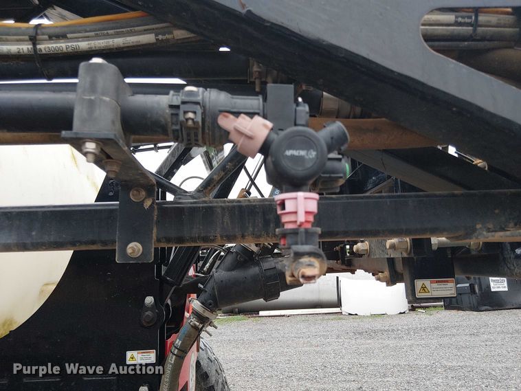 image for item DT4700 2019 Apache AS640 sprayer