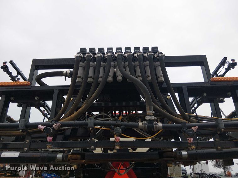 image for item DT4700 2019 Apache AS640 sprayer