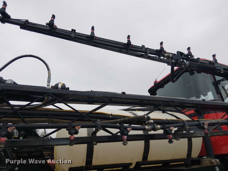image for item DT4700 2019 Apache AS640 sprayer