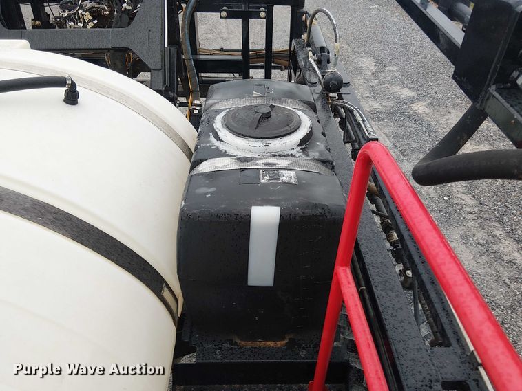 image for item DT4700 2019 Apache AS640 sprayer