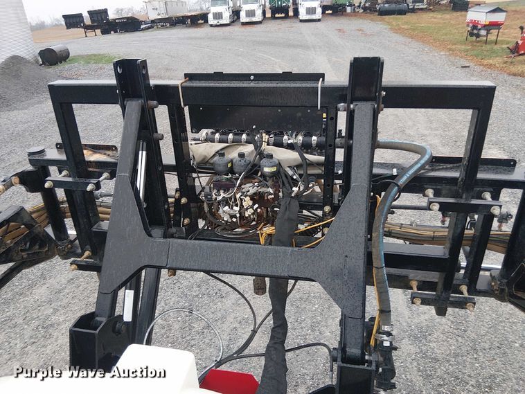 image for item DT4700 2019 Apache AS640 sprayer