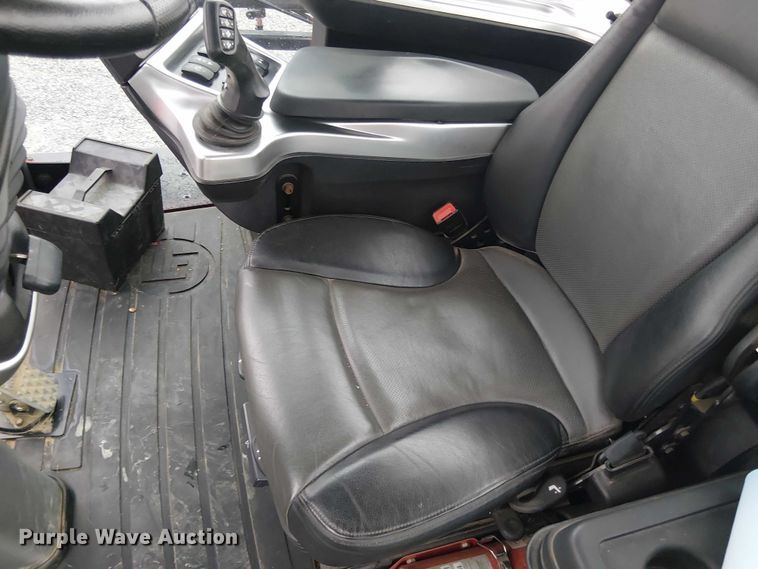 image for item DT4700 2019 Apache AS640 sprayer