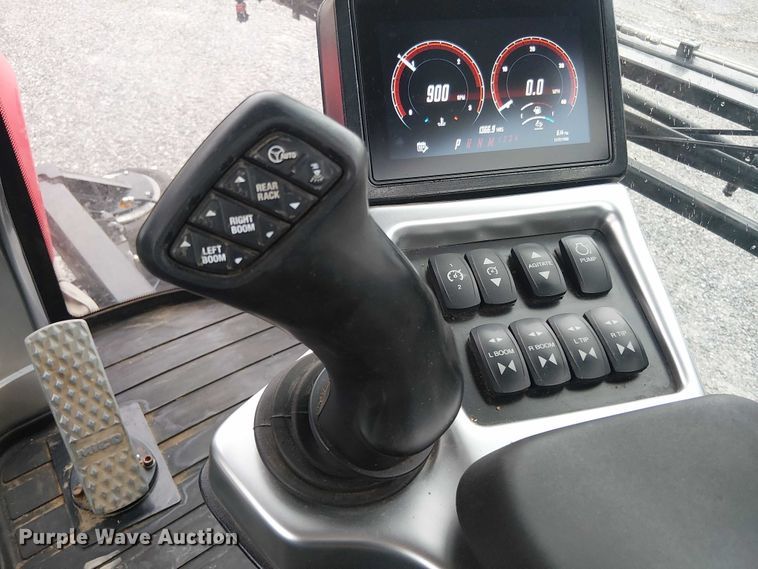 image for item DT4700 2019 Apache AS640 sprayer