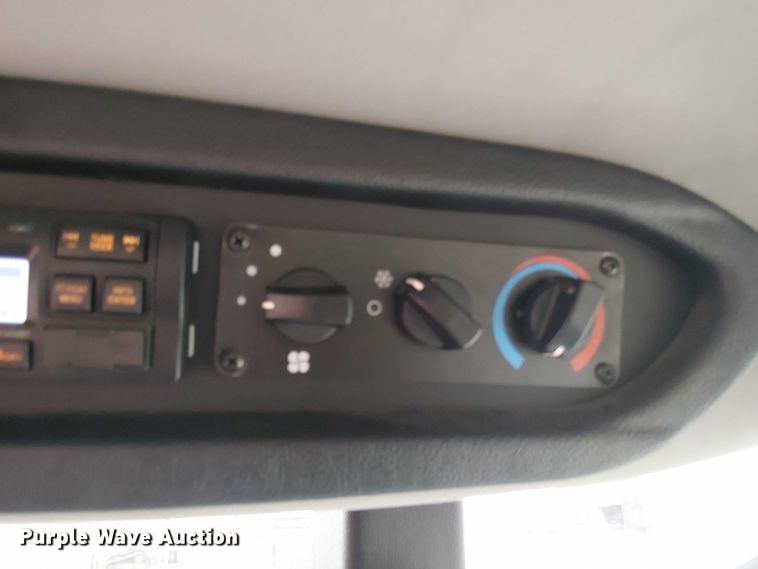 image for item DT4700 2019 Apache AS640 sprayer