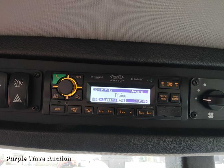 image for item DT4700 2019 Apache AS640 sprayer