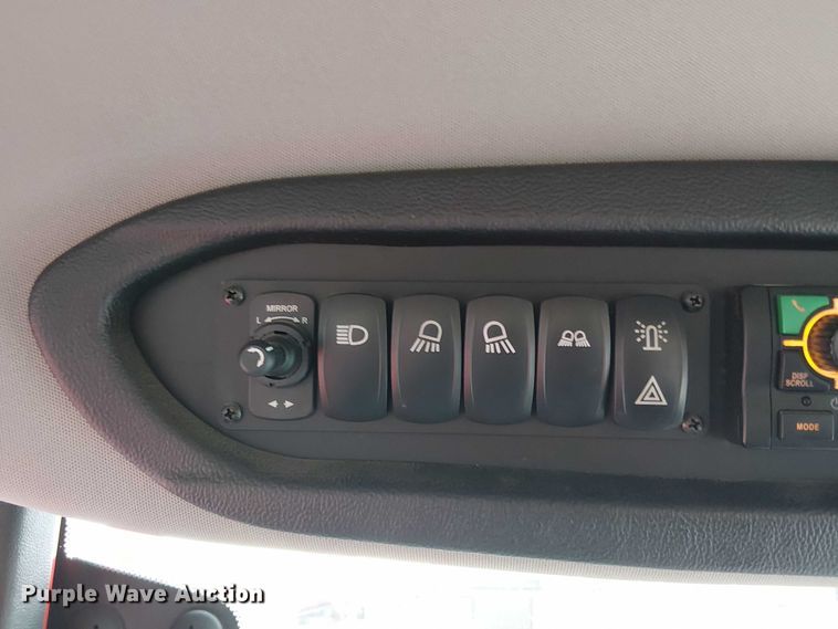 image for item DT4700 2019 Apache AS640 sprayer