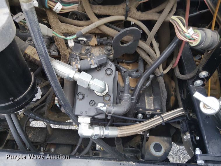 image for item DT4700 2019 Apache AS640 sprayer