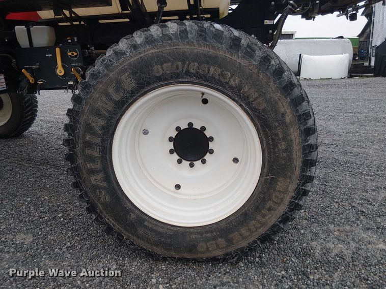 image for item DT4700 2019 Apache AS640 sprayer