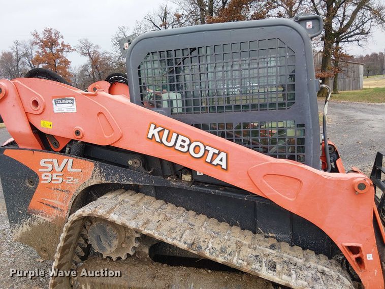 image for item DT4702 2019 Kubota SVL95-2S tracked skid steer loader