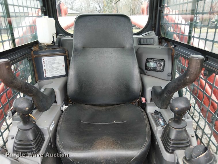 image for item DT4702 2019 Kubota SVL95-2S tracked skid steer loader