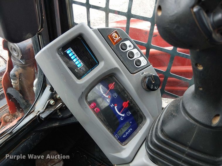 image for item DT4702 2019 Kubota SVL95-2S tracked skid steer loader