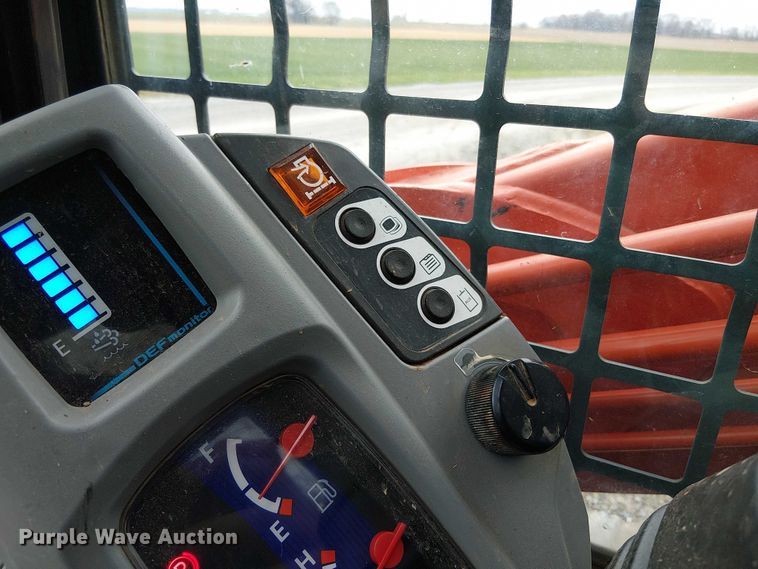 image for item DT4702 2019 Kubota SVL95-2S tracked skid steer loader