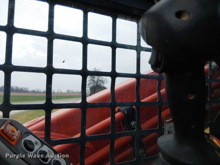 image for item DT4702 2019 Kubota SVL95-2S tracked skid steer loader