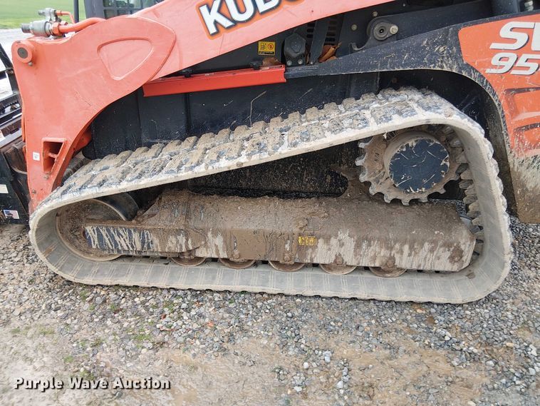 image for item DT4702 2019 Kubota SVL95-2S tracked skid steer loader