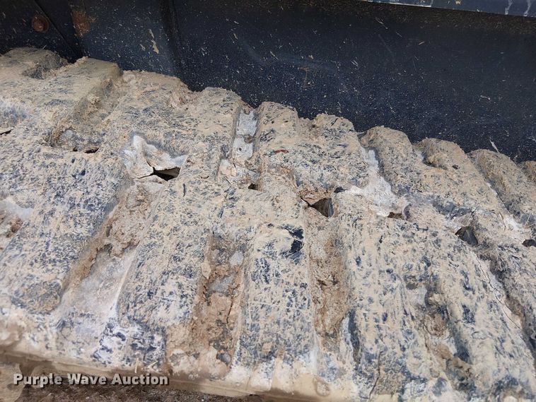 image for item DT4702 2019 Kubota SVL95-2S tracked skid steer loader