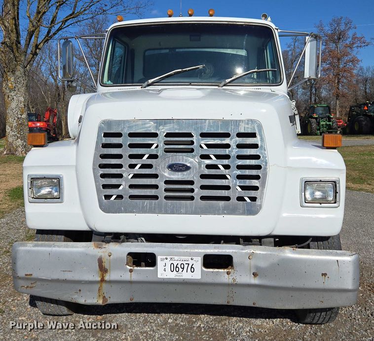 image for item DT4703 1990 Ford LN8000 water truck