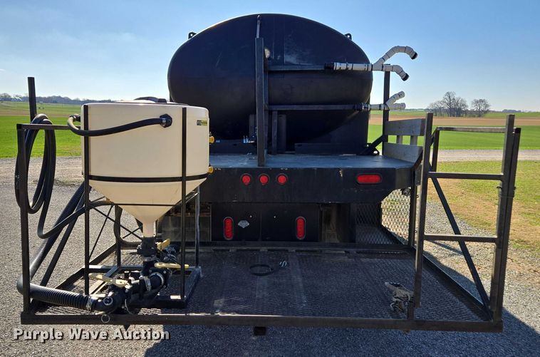 image for item DT4703 1990 Ford LN8000 water truck