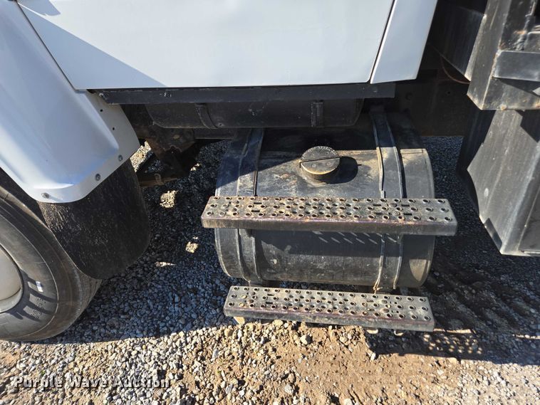 image for item DT4703 1990 Ford LN8000 water truck