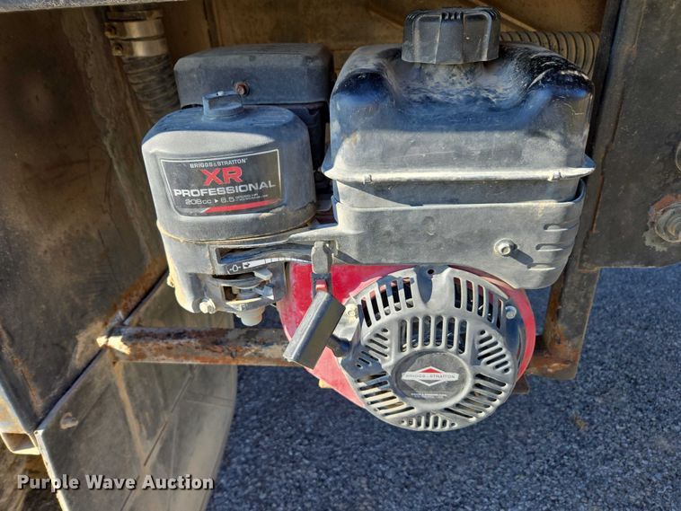 image for item DT4703 1990 Ford LN8000 water truck