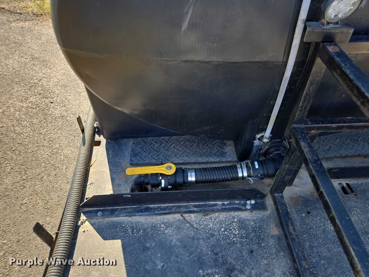 image for item DT4703 1990 Ford LN8000 water truck