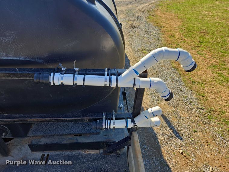 image for item DT4703 1990 Ford LN8000 water truck