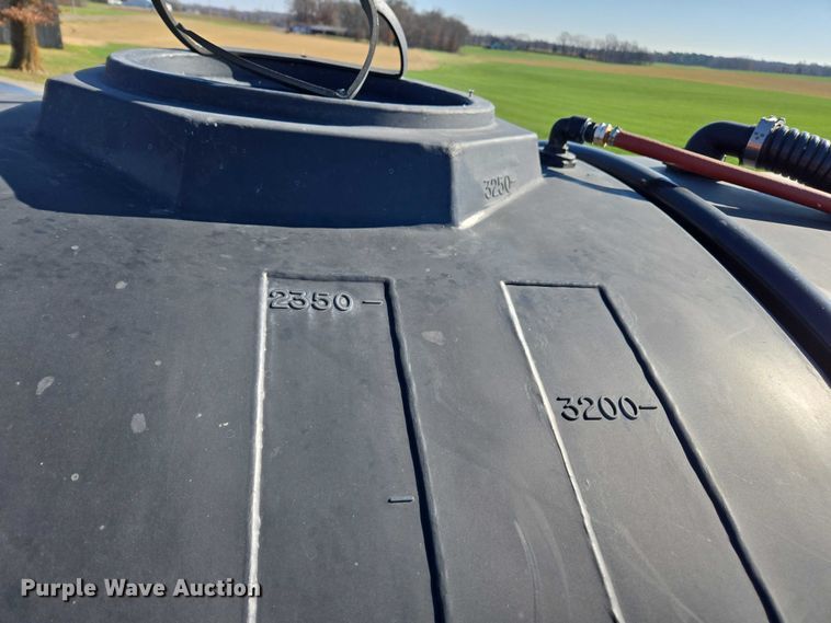 image for item DT4703 1990 Ford LN8000 water truck