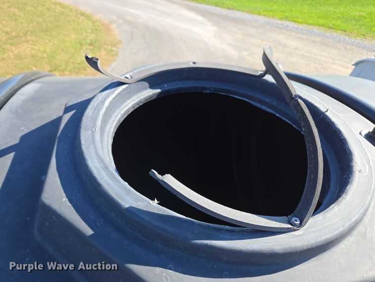 image for item DT4703 1990 Ford LN8000 water truck