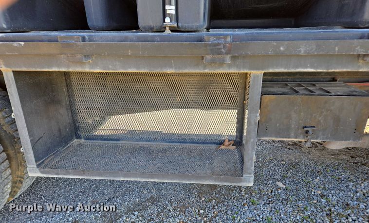 image for item DT4703 1990 Ford LN8000 water truck