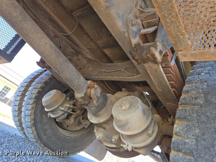 image for item DT4703 1990 Ford LN8000 water truck