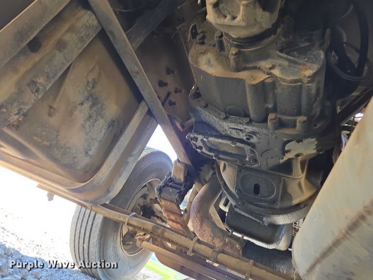 image for item DT4703 1990 Ford LN8000 water truck