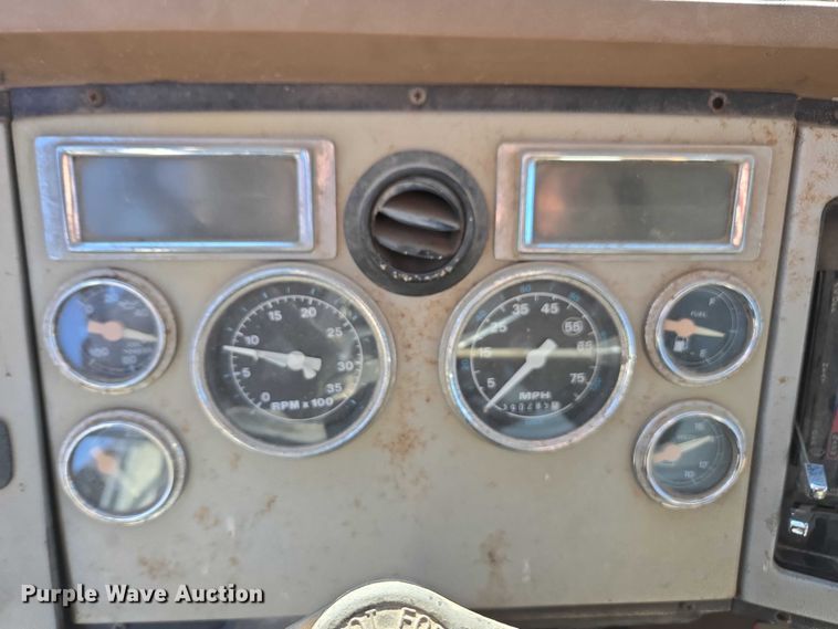 image for item DT4703 1990 Ford LN8000 water truck