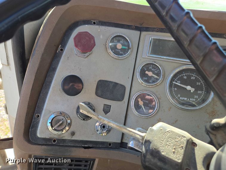 image for item DT4703 1990 Ford LN8000 water truck