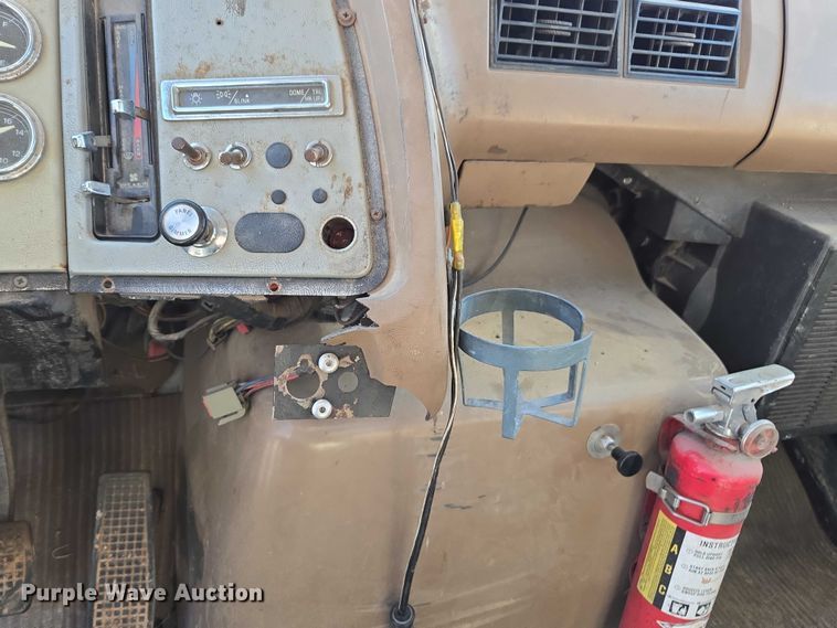 image for item DT4703 1990 Ford LN8000 water truck