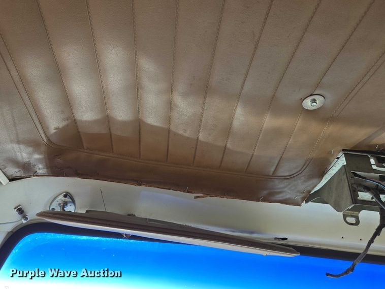 image for item DT4703 1990 Ford LN8000 water truck