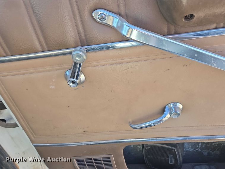 image for item DT4703 1990 Ford LN8000 water truck