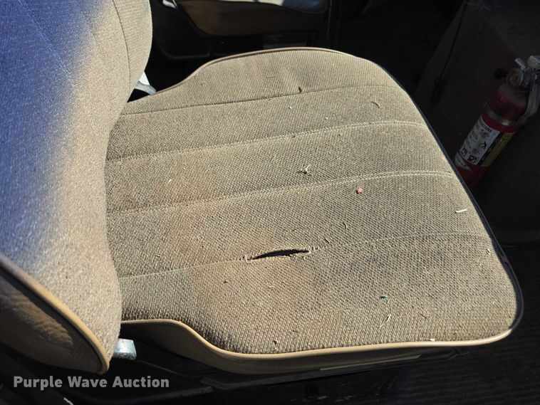 image for item DT4703 1990 Ford LN8000 water truck