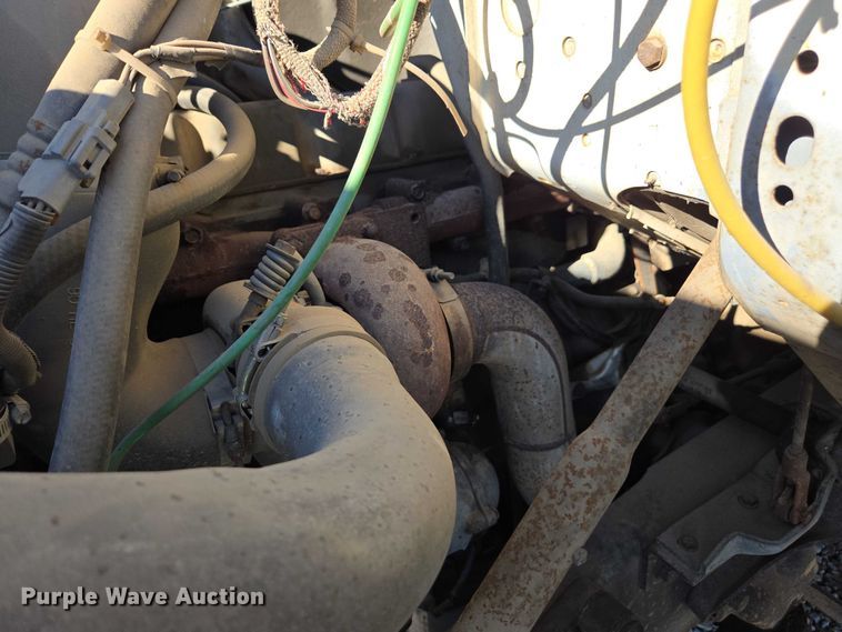 image for item DT4703 1990 Ford LN8000 water truck